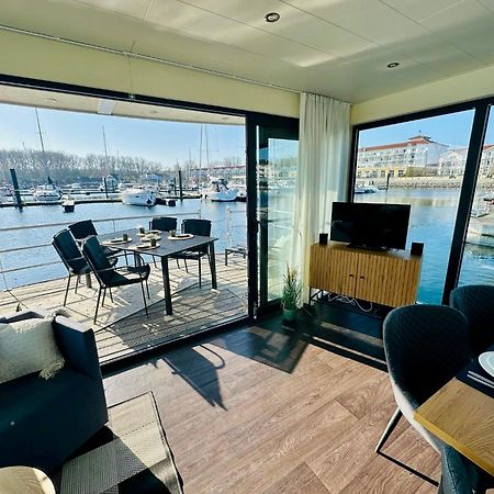 Exklusives Ostsee-Hausboot, Kueche Mit Spueler, Tv, Grosse Sonnenterrasse, 3X Kostenfreie Kfz-Parkplaetze, Klimaanlage, Bis Zu 6 Personen, 2X Baeder, Waschmaschine Boltenhagen  Luaran gambar